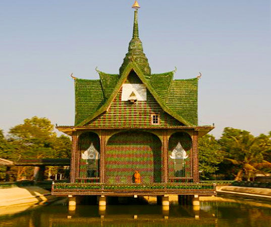 Храм из бутылок (Таиланд) 