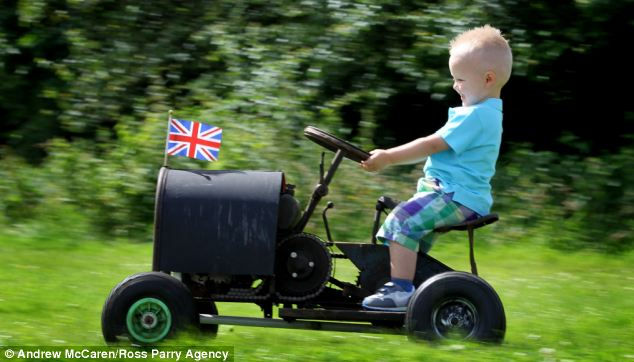 Самый маленький действующий детский автомобиль из 1937 года (Англия)