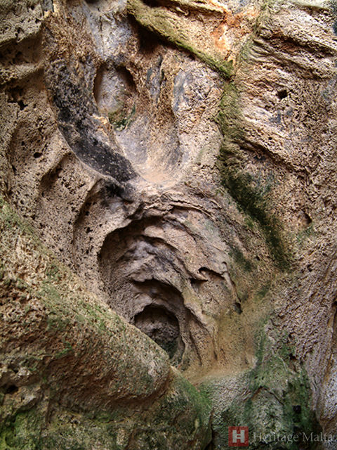 Пещера-музей Гхар-Далам визитная карточка Мальты